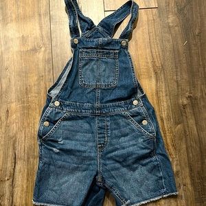 This is the gap overalls for kids in size extra large the quality is pretty good